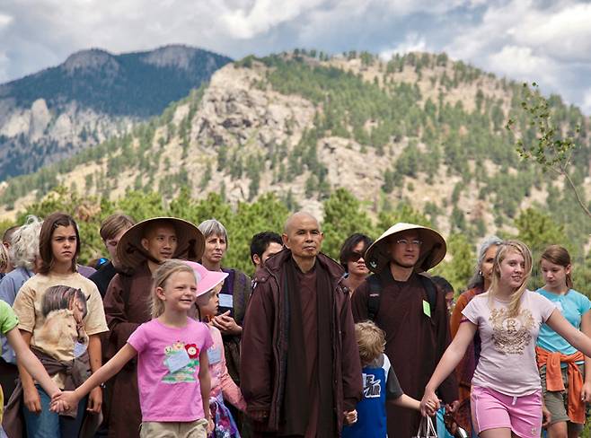 영화 <나를 만나는 길>의 한 장면 | 티캐스트 제공