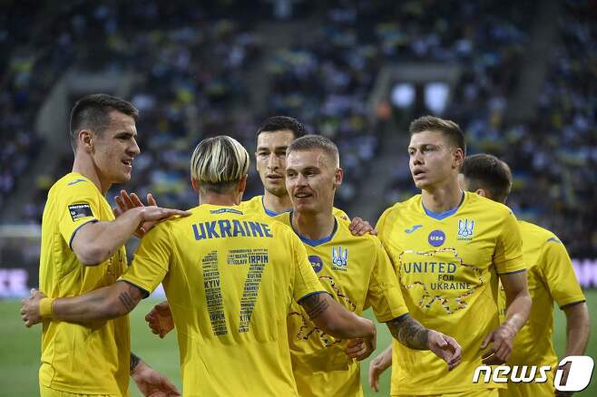 보루시아 묀헨글라트바흐와 친선 경기를 치를 우크라이나 축구 대표팀.  © AFP=뉴스1
