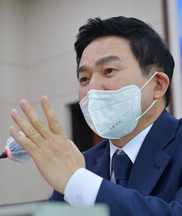 원희룡 국토교통부 장관 후보자가 지난 2일 오전 서울 여의도 국회 국토교통위원회에서 열린 인사청문회에 출석해 질의에 답변하고 있다. 오대근 기자