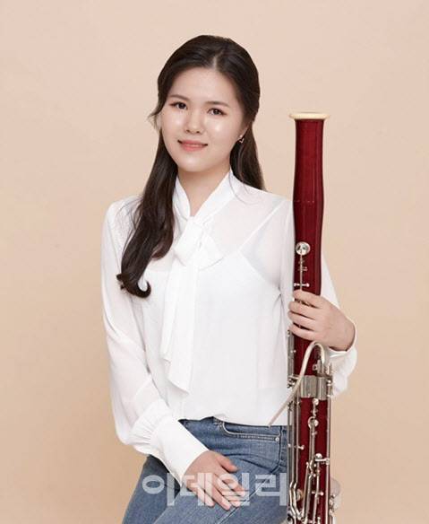 금호영아티스트 출신 바수니스트 김민주가 제73회 프라하 봄 국제 음악 콩쿠르 바순 부문에서 한국인 최초로 우승했다(사진=금호문화재단).