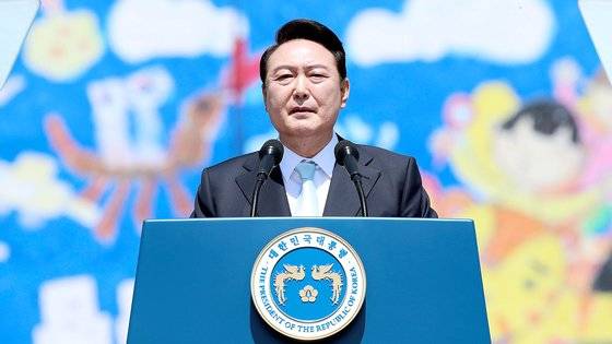 윤석열 대통령이 10일 서울 여의도 국회의사당 앞 잔디마당에서 열린 제20대 대통령 취임식에서 취임사를 하고 있다. 김성룡 기자