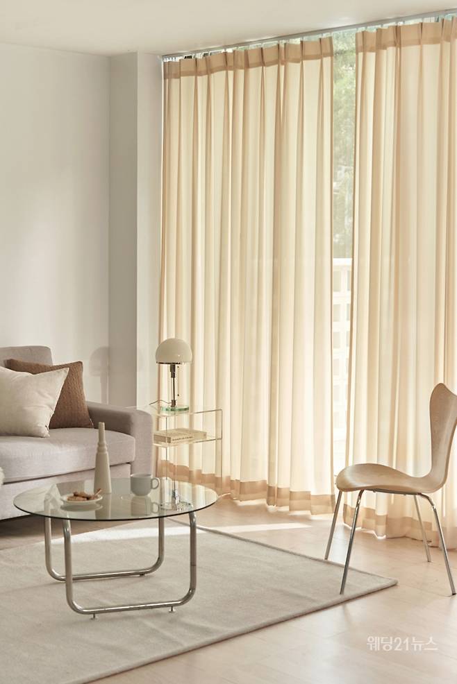 데코뷰 '비침없는 밀크 쉬폰커튼 베이지' (사진제공 :&nbsp;데코뷰)