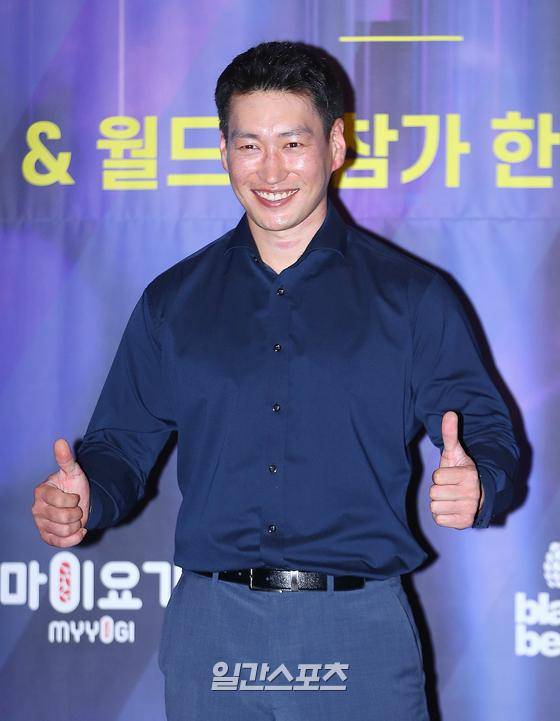 WBFF KORA 심사위원