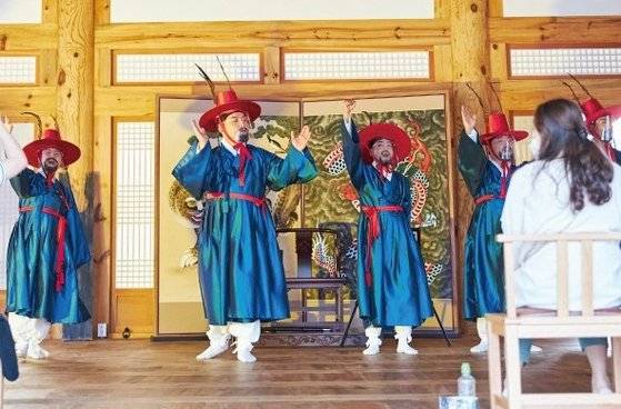 옛 전라감영의 모습을 재현한 '전라감영이 돌아왔다' 공연. 사진 전주시