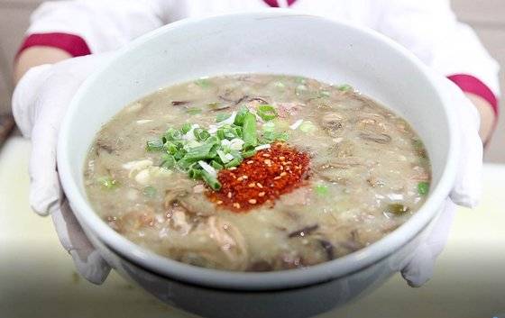 제주고사리를 듬뿍 넣아 끓여낸 제주고사리 육개장. 프리랜서 장정필