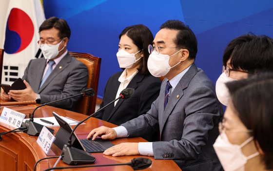 박홍근 더불어민주당 원내대표가 11일 서울 여의도 국회에서 열린 비상대책위원회의에서 모두발언을 하고 있다. (공동취재) /사진=뉴스1