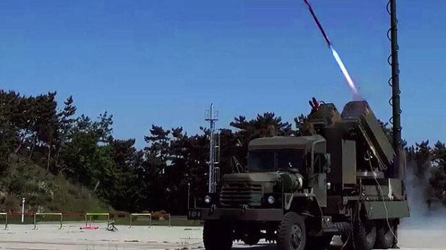 국산 유도로켓 비궁. ADD 퇴직 연구원 2명이 비궁 관련 기밀 기술 자료를 UAE로 유출한 혐의를 받고 있다.