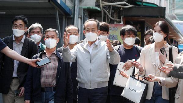 식당가 현장점검 나선 추경호 경제부총리 2022.5.16 [공동취재]