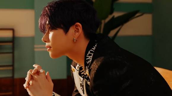 아스트로(ASTRO) 세 번째 정규 앨범 'Drive to the Starry Road'의 타이틀곡 'Candy Sugar Pop' 뮤직비디오 티저 영상이 공개돼 관심을 모으고 있다. [사진=아스트로 'Candy Sugar Pop' MV 티저 영상 캡쳐]