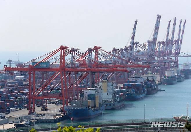 [부산=뉴시스] 부산 남구 신선대부두.