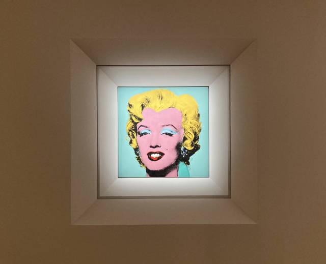 9일(현지시간) 크리스티 뉴욕 경매에서 약 2500억원에 낙찰된 앤디 워홀의 ‘총 맞은 푸른 마릴린’ /서울경제DB