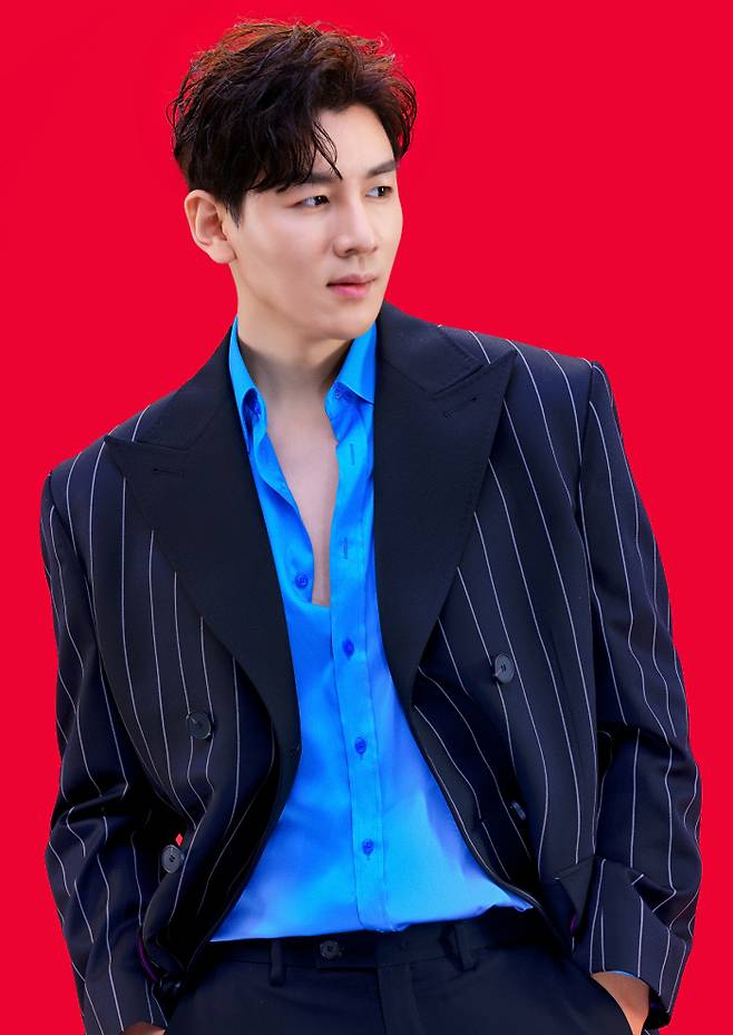 가수 한강. 엠컴퍼니 제공