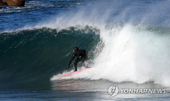 양양 서핑 [연합뉴스 자료사진]