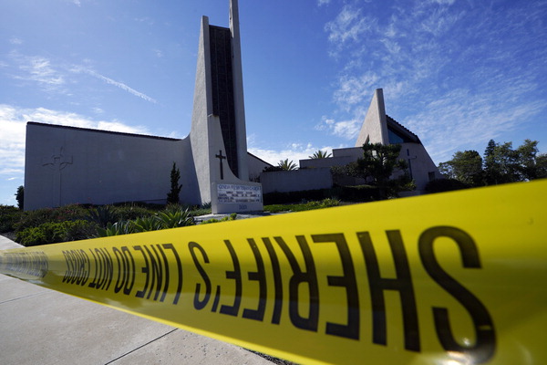 15일 총격 사건이 발생한 미국 캘리포니아주 라구나우즈시의 한 교회. AP 연합뉴스