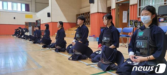 지난해 열렸던 여학생 검도교실 교육 모습. (대한검도회 제공) © 뉴스1