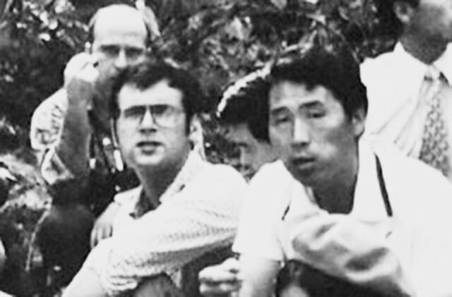 힌츠페터 기자(왼쪽)와 김사복씨. <한겨레> 자료 사진