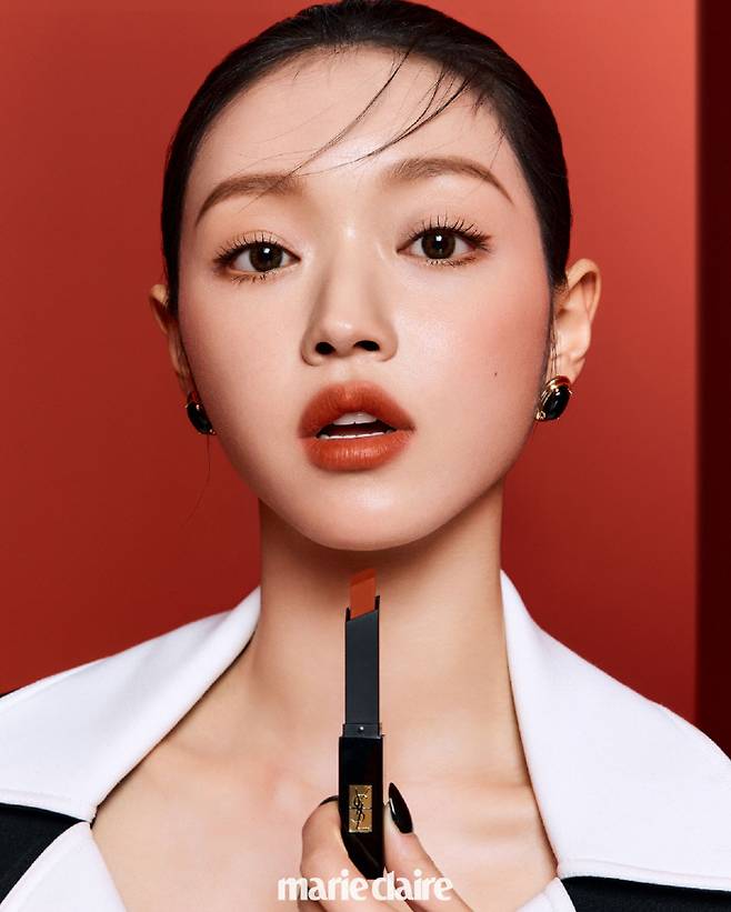 가수 유아. 마리끌레르 , 입생로랑 뷰티 (YSL BEAUTY) 제공.