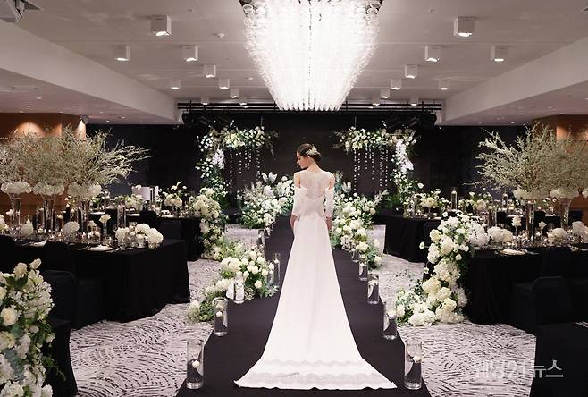 사진 : 노보텔 앰배서더 서울 동대문 웨딩 쇼케이스, 새롭게 단장한 '그랜드볼룸&nbsp;라온 & 루프톱 가든' 이색적인 웨딩