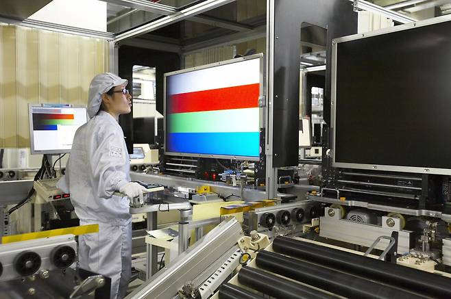 LG디스플레이 중국 광저우 LCD 생산라인 모습. /LG디스플레이 제공.