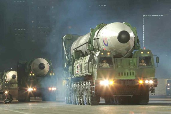 북한 대륙간탄도미사일(ICBM) '화성-17형'. 사진=노동신문 캡처