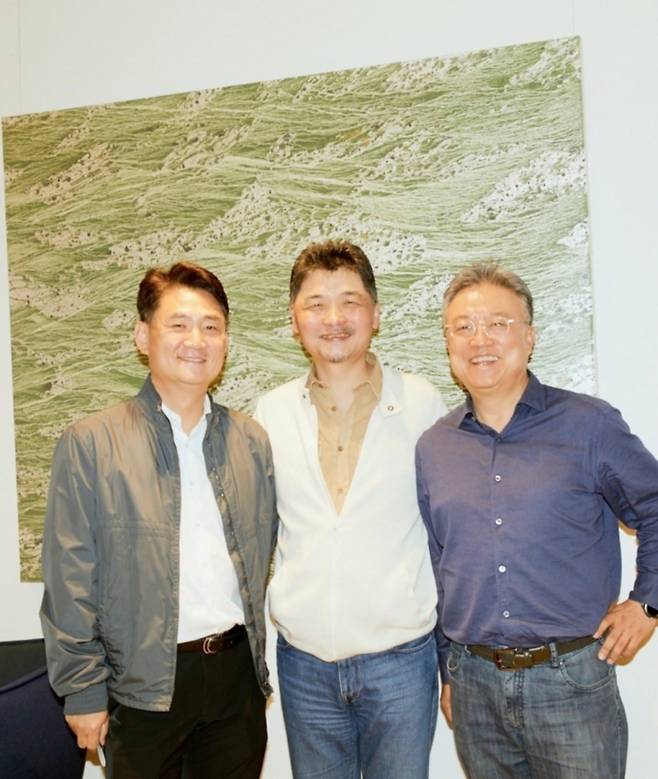 지난해 김정호 베어베터 대표와 김범수 카카오 창업자(왼쪽부터)가 함께 찍은 사진. /사진=김정호 대표 페이스북