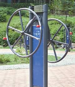 팔 돌리기 기구/사진=헬스조선DB