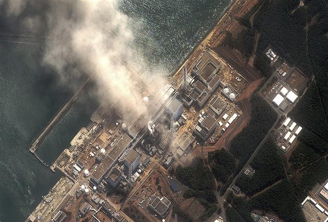 - 2011년 3월 후쿠시마 원자력발전소에서 노심이 녹는 멜트다운이 일어나 폭발사고로 이어졌다. 일본은 원전 오염수를 2023년 방출할 계획이어서 한일 간 분쟁으로 비화할 전망이다. 서울신문 DB