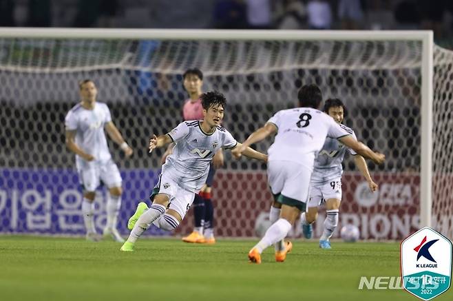 [서울=뉴시스]전북 현대 김진규. (사진=프로축구연맹 제공)