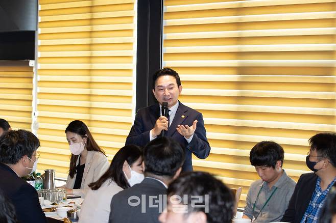 원희룡 국토교통부 장관이 23일 첫 오찬 기자간담회를 갖고 발언을 하고 있다. (사진=국토교통부 제공)