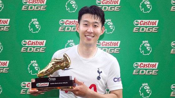 아시아인 최초로 EPL 골든부트를 수상한 손흥민. [AP=연합뉴스]