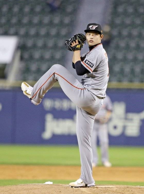 프로 데뷔 첫 2주를 성공적으로 마친 한화 이글스 수퍼 루키 문동주. [사진 한화 이글스]