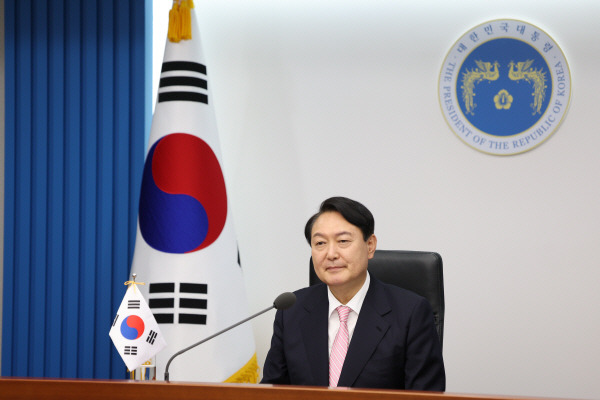 윤석열 대통령이 23일 오후 IPEF에 화상으로 참여하고 있다. 대통령실 제공