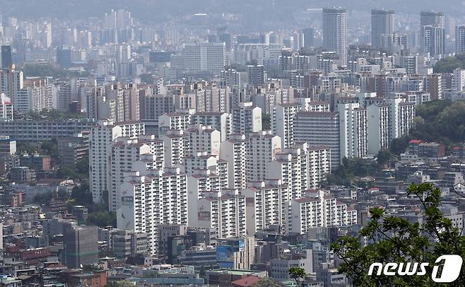 서울 남산에서 바라본 아파트단지. 2022.5.16/뉴스1 © News1 박세연 기자