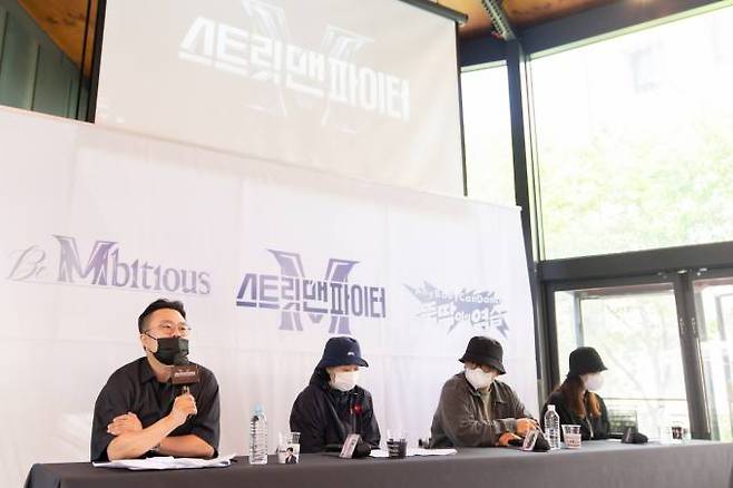 Mnet 권영찬 CP와 최정남 PD, 황성호 PD, 김나연 PD. CJ ENM