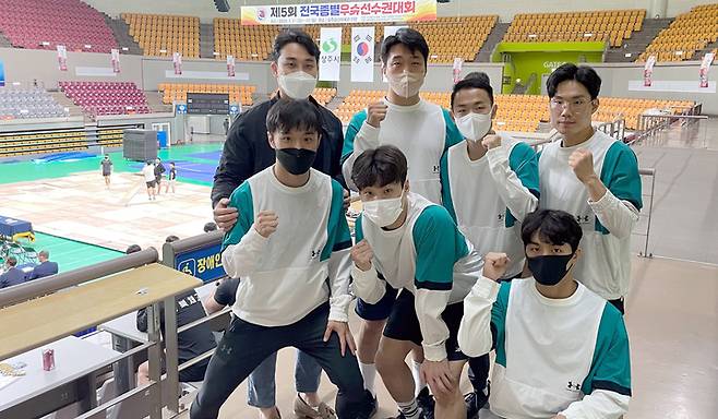 [목포=뉴시스] 전남체육회는 전남도청 우슈팀이 경북 상주실내체육관에서 열린 제5회 전국종별우슈선수권대회에서 금메달 1개, 은메달 2개, 동메달 3개를 획득했다고 24일 밝혔다. (사진=전남체육회 제공). photo@newsis.com *재판매 및 DB 금지