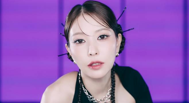 보아, 日 데뷔 20주년 기념 앨범 타이틀 곡 MV 선공개 '화제'