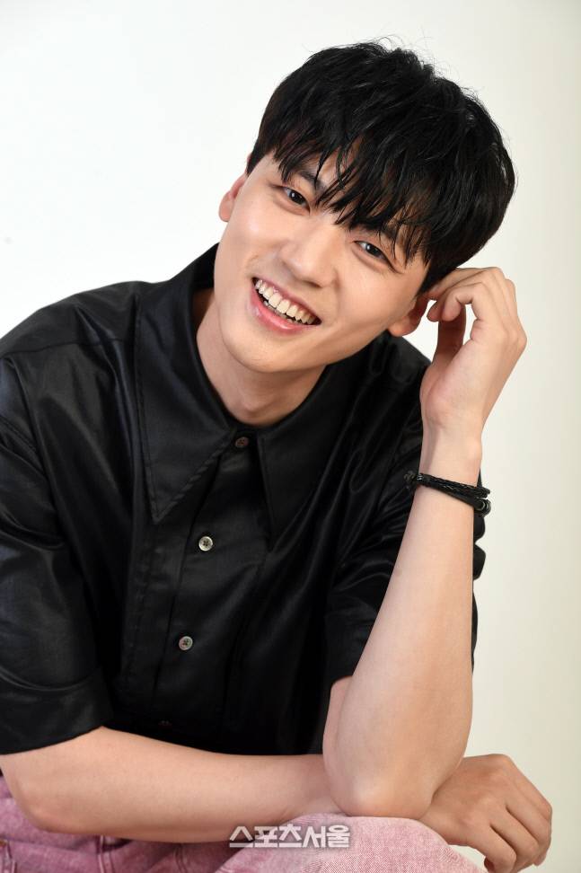 KBS 2TV 일일드라마 ‘사랑의 꽈배기’에서 열연한 배우 장세현이 18일 스포츠서울과 인터뷰에 앞서 포즈를 취하고 있다. &nbsp;최승섭기자 thunder@sportsseoul.com