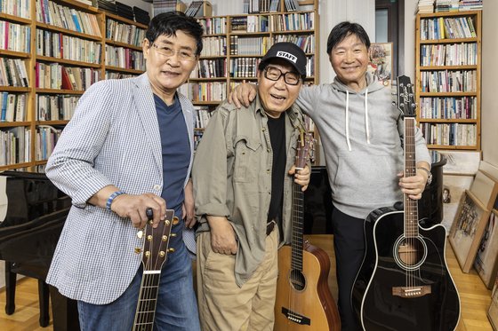 6년 만에 쎄시봉 콘서트를 여는 윤형주, 조영남, 김세환(왼쪽부터)씨. 김현동 기자