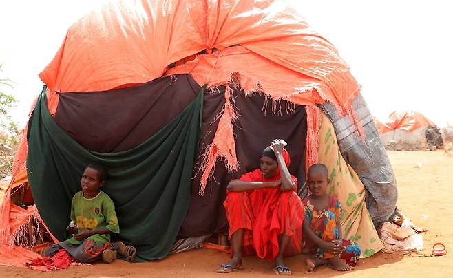 지난 24일 소말리아 게도 지역 돌로에 있는 칵사리 난민캠프. 로이터 연합뉴스