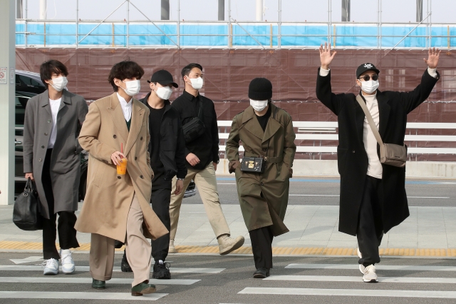 지난해 11월 미국 출국하는 그룹  방탄소년단(BTS). 뉴시스