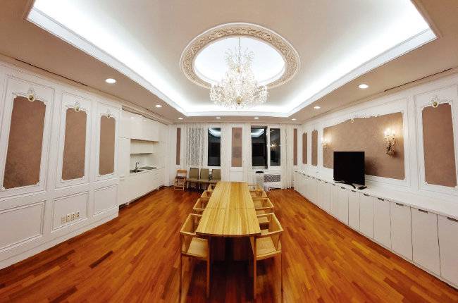 10인용 식탁이 놓여 있는 관저 다이닝룸. [동아DB]