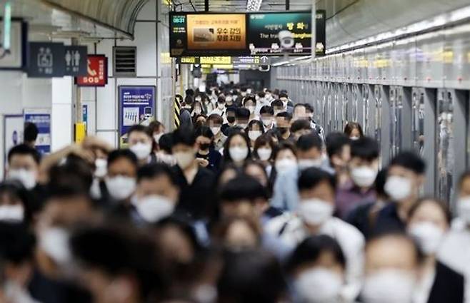 심야에 지하철을 1시간 더 연장 운행하겠다는 서울시 방침에 노동조합이 합의했다.ⓒ연합뉴스