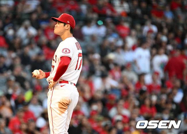 [OSEN=애너하임(미국 캘리포니아주), 최규한 기자]3회초 2사 1,2루에서 에인절스 오타니가 토론토 비셋에 2타점 좌중간 적시 2루타를 허용하며 아쉬워하고 있다. 2022.05.27 /dreamer@osen.co.kr