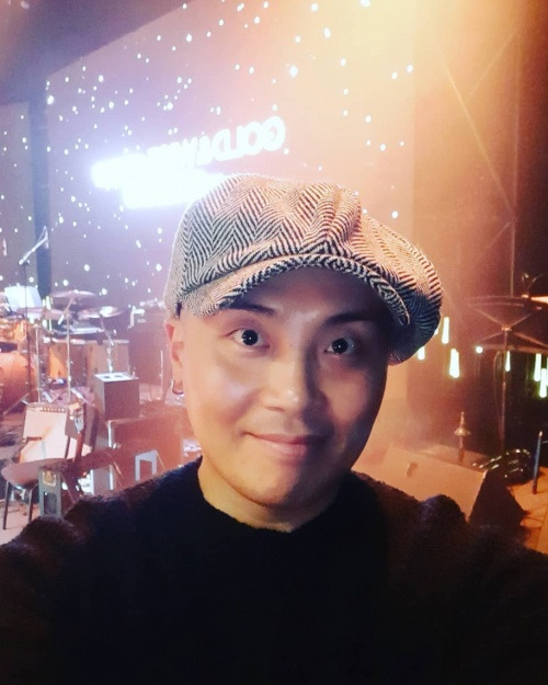 Comedian Lim Joon-hyuk, 42, died of myocardial infarction.According to entertainment officials on Friday, Lim died at Home on Thursday night. The cause of death was myocardial infarction.It was reported that the deceased did not have a chronic illness that he usually suffered.Lim Jun-hyuk made his debut as a comedian in MBC 14th bond in 2003 and played an active role in Komidi House and Uttsamsa.He also played in public Komidi programs such as Smile and Bless you and Gag Concert, and showed his presence on the musical stage through Flyer and On Air Chocolate.Recently, he appeared in the music entertainment program Your Voice is Showed Season 5, and recently he was going to release the music source Love Lost as a project team with singer, actor Ilmin and Oh Jung Tae and start full-scale activities.On the 28th, Ilmin said to his SNS, The late phone of the deceased is locked, and the family is not able to send the obituary to their acquaintances.It is known that Junhyuk, who decided to work on the new song Love Lost project team, died alone at Home last night with myocardial infarction.His brother found it himself. The deceaseds phone issue is not delivering obituaries to his acquaintances.Its late at night, but if you have any more acquaintances with me, please let me know that the obituary is delivered as much as possible.I do not want to be lonely on the way to the deceased. In the mourning, the acquaintances reaction that such a buffet is unbelievable continues. My brother was happy and happy.I do not believe it, but I meet again in a world full of laughter.  What, suddenly ... Junhyuk, suddenly you are going like this!!, Im crazy, really I do what...The funeral hall was set up at the funeral hall 8 of Sinchon Severance Hospital in Seoul, and it was opened on the 29th and 30th.Ko Lim Jun-hyuk Instagram