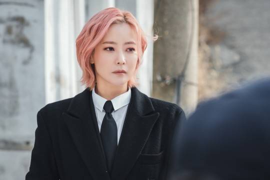 김희선이 극중 소화한 핑크머리에 대해 "구련을 잘 표현하고 싶었는데 잘 어울린다고 해주셔서 감사하다"고 말했다. 사진｜힌지엔터테인먼트