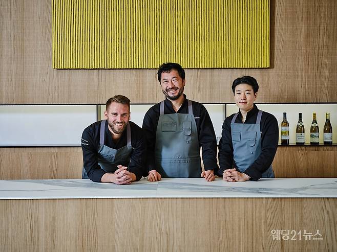 사진 : 피에르 상 보이에 및 피에르 상 at 루이 비통 팝업 레스토랑 셰프, 제공 - 루이 비통 _ 기지재단 - Courtesy of Louis Vuitton Malletier _ GIZI Foundation