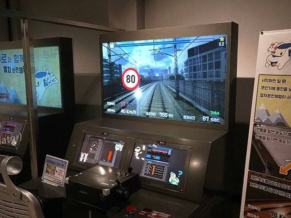 박물관 실내 전시관에 설치된 운전체험실. [강갑생 기자]