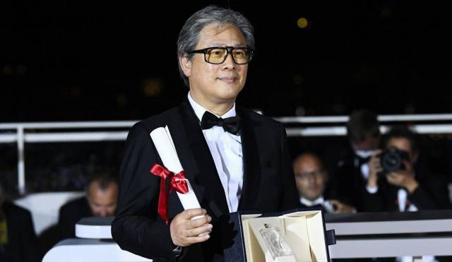 제75회 칸국제영화제에서 감독상을 받은 박찬욱 / 로이터=연합뉴스