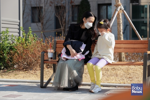 아이에게 이별은 만남의 연장선으로, 동전의 양면과 같고, 또래관계에 첫 단추를 끼우는 시작의 의미가 있겠습니다. ⓒ베이비뉴스