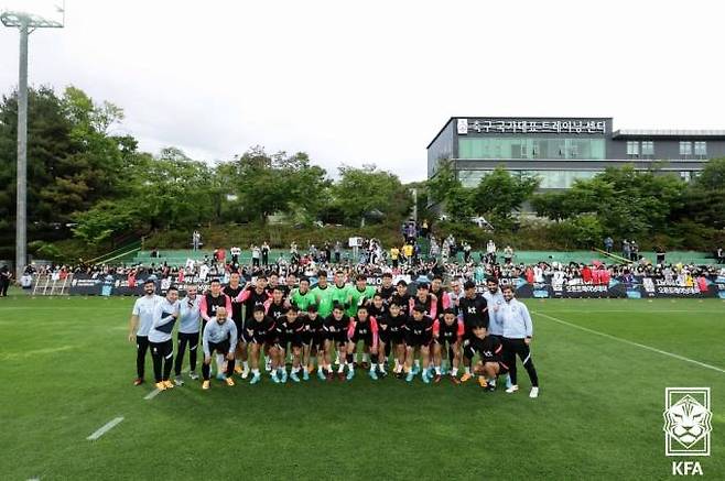 오픈 트레이닝에 나선 축구대표팀 선수단.   대한축구협회(KFA)